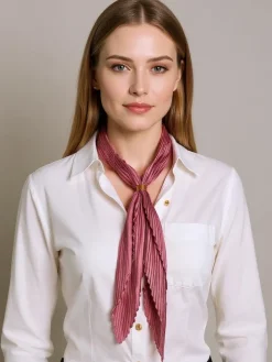 Chusty / Apaszki / Szaliki^Royalfashion Apollonia - damska apaszka plisowana ciemnoróżowa z poliestru 100% ciemnoróżowy