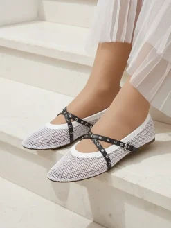 Baleriny Klasyczne^Royalfashion Baleriny Calista Bianca – siateczkowe białe buty damskie z czarnymi paskami biały