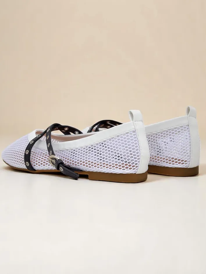 Baleriny Klasyczne^Royalfashion Baleriny Calista Bianca – siateczkowe białe buty damskie z czarnymi paskami biały