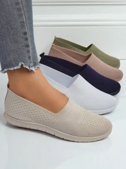 Półbuty^Royalfashion Beżowe damskie slip-ony Callista – lekkie buty tkaninowe na płaskiej podeszwie beżowy