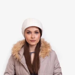 Czapki I Kapelusze^Royalfashion Biała damska ciepła czapka z perełkami - Akcesoria biały