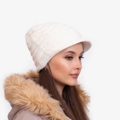 Czapki I Kapelusze^Royalfashion Biała damska ciepła czapka z perełkami - Akcesoria biały
