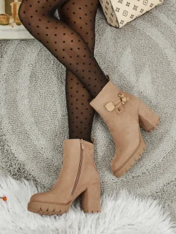 Botki Z Delikatnym Ociepleniem|Botki Na Słupku^Royalfashion Botki damskie eko zamszowe na słupku Bearr beżowy