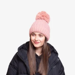 Czapki I Kapelusze^Royalfashion Ciemnoróżowa damska ocieplana błyszcząca czapka z pomponem - Akcesoria ciemnoróżowy