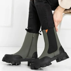 Botki Z Delikatnym Ociepleniem|Botki Na Płaskim Obcasie^Royalfashion Ciemnozielone damskie botki na masywnej podeszwie Rosidi - Obuwie zielony