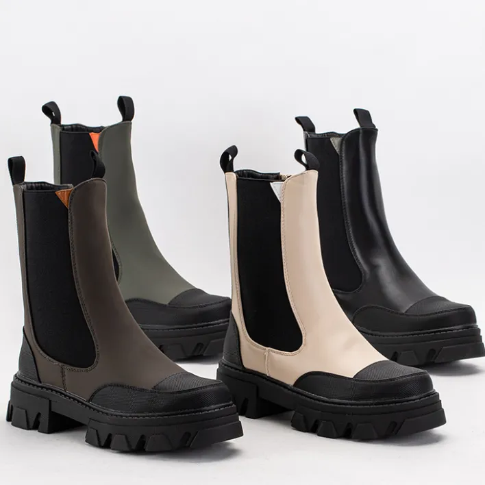 Botki Z Delikatnym Ociepleniem|Botki Na Płaskim Obcasie^Royalfashion Ciemnozielone damskie botki na masywnej podeszwie Rosidi - Obuwie zielony