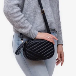 Małe Torebki^Royalfashion Czarna damska torebka z pikowaniem - Akcesoria czarny