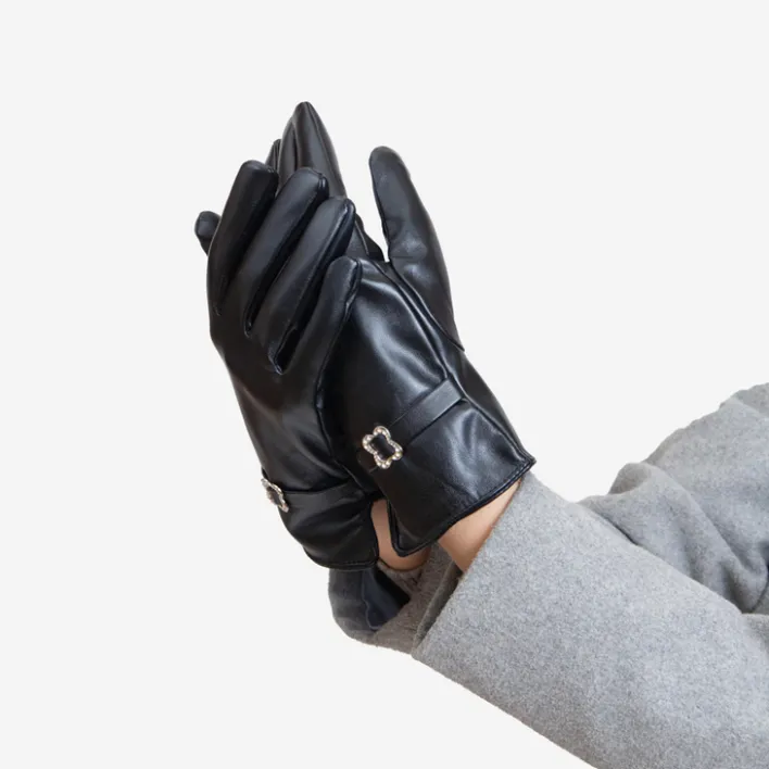 Rękawiczki^Royalfashion Czarne klasyczne damskie eko-skórzane rękawiczki z klamerką - Akcesoria