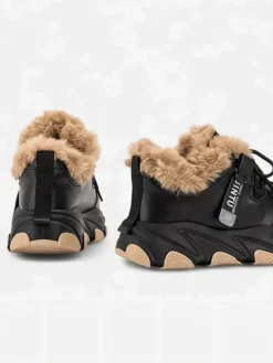 Śniegowce|Ocieplane^Royalfashion Czarne sportowe sneakersy damskie z futerkiem Nonua- Obuwie czarny