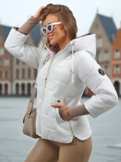 Kurtki / Marynarki / Płaszcze^Royalfashion Damska kurtka pikowana z kapturem i ściągaczami na rękawach Silent Ridge biały