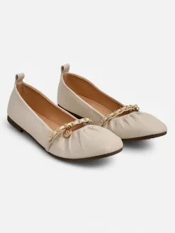 Buty Na Wielkie Wyjście|Baleriny Klasyczne^Royalfashion Damskie baleriny Aelia beżowe z ekoskóry z ozdobnym łańcuszkiem ITALIA beżowy