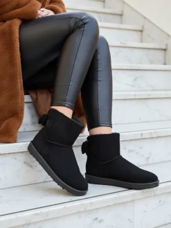 Śniegowce^Royalfashion Damskie Botki Aurelia w Czarnym Kolorze na Płaskim Obcasie