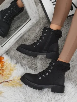 Botki Z Delikatnym Ociepleniem|Botki Na Płaskim Obcasie^Royalfashion Damskie botki trapery z kożuszkiem Tessara czarny