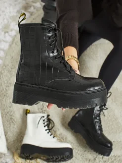 Trapery|Workery^Royalfashion Damskie botki workery z tłoczeniem Arvessa czarny