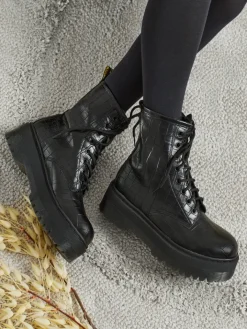 Trapery|Workery^Royalfashion Damskie botki workery z tłoczeniem Arvessa czarny