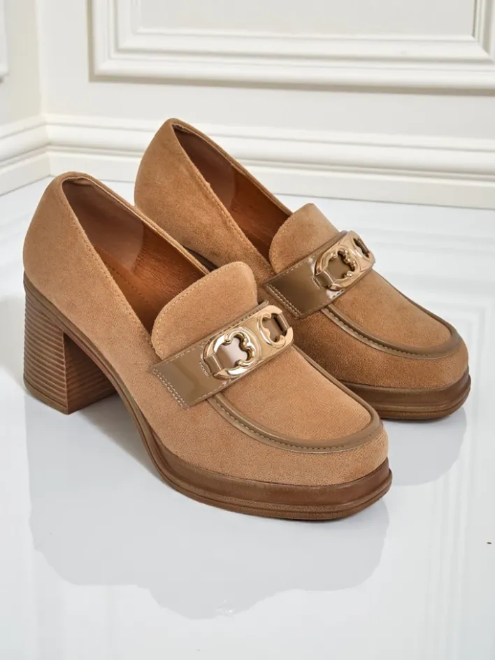 Mokasyny Na Obcasie^Royalfashion Damskie Loafers Perseida – jasnobrązowe zamszowe na słupku eleganckie jasny brązowy