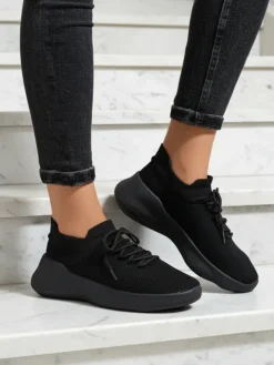 Bieganie, Ćwiczenia I Trening^Royalfashion Damskie Sneakersy Aura Nero Czarne Tkaninowe na Plaskiej Podeszwie 4.5cm czarny