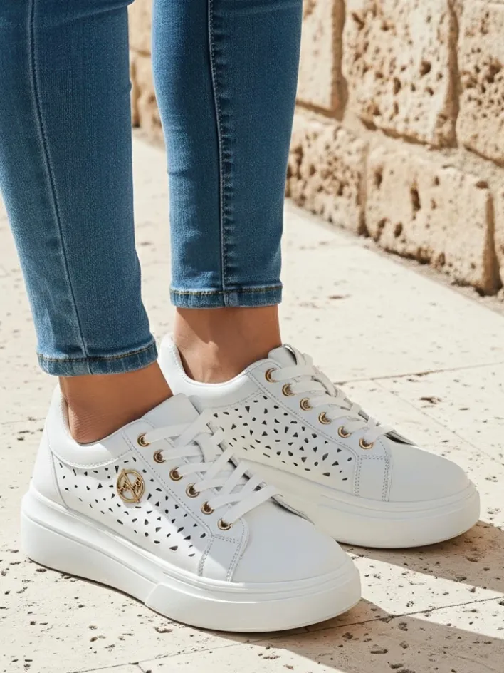 Ugc|Sneakersy^Royalfashion Damskie sneakersy Calista Bianco z eko skóry, ażurowe, wiosenne 4,5 cm biały