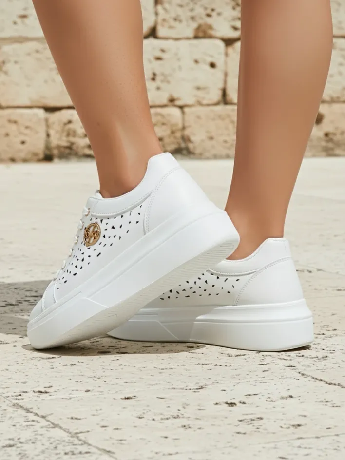 Ugc|Sneakersy^Royalfashion Damskie sneakersy Calista Bianco z eko skóry, ażurowe, wiosenne 4,5 cm biały