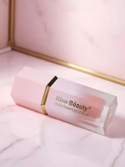 Twarz^Royalfashion Kiss Beauty Płynny Róż do policzków z gąbeczką kolor Crush