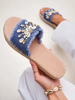 Klapki Płaskie^Royalfashion Letnie klapki Calista – e z muszelkami na płaskiej podeszwie Jasnoniebieski