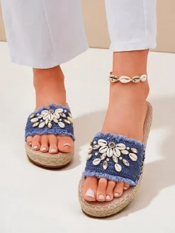 Klapki Płaskie^Royalfashion Letnie klapki Calista – e z muszelkami na płaskiej podeszwie Jasnoniebieski