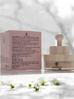 Twarz^Royalfashion Luxelux Puder sypki z gąbeczką do twarzy 02 13,5 g