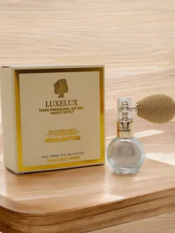 Twarz^Royalfashion Luxelux Rozświetlacz w buteleczce z pompką 02 2g