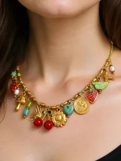 Biżuteria^Royalfashion Naszyjnik Callista Dolce Vita – kolorowe charmsy i złociste detale