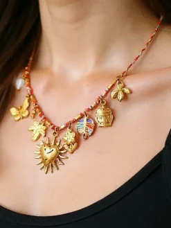 Biżuteria^Royalfashion Naszyjnik pozłacany Calista Charmella z zawieszkami z żywicy