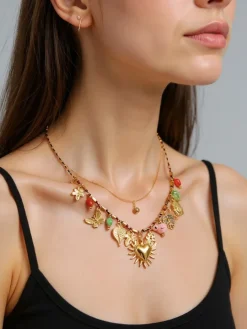 Biżuteria^Royalfashion Naszyjnik pozłacany Calista Charmella z zawieszkami z żywicy