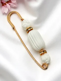 Biżuteria^Royalfashion Ozdobna broszka damska z różyczkami Rose Charm biały