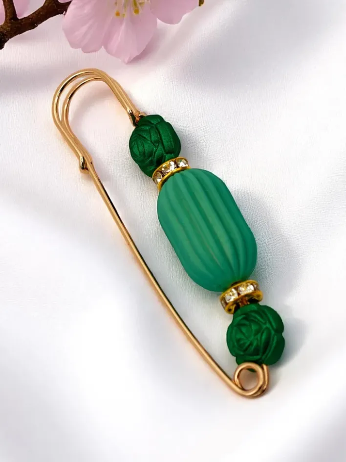 Biżuteria^Royalfashion Ozdobna broszka damska z różyczkami Rose Charm zielony