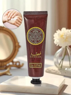 Dłonie^Royalfashion Perfumowany krem do rąk nawilżający La Luna