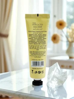 Dłonie^Royalfashion Perfumowany krem do rąk nawilżający