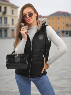 Kurtki / Marynarki / Płaszcze^Royalfashion Pikowana kamizelka damska z kapturem Ash Crown czarny