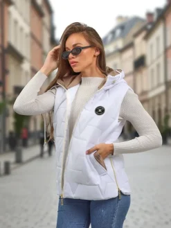 Kurtki / Marynarki / Płaszcze^Royalfashion Pikowana kamizelka damska z kapturem Steel Ember biały