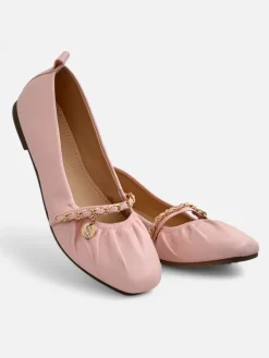 Buty Na Wielkie Wyjście|Baleriny Klasyczne^Royalfashion Różowe baleriny Callista z ekoskóry z łańcuszkiem – stylowe na wiosnę i lato różowy