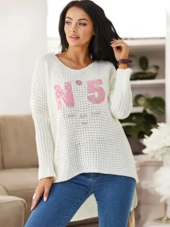 Swetry^Royalfashion Akrylowy damski sweter dzianinowy z napisami biały