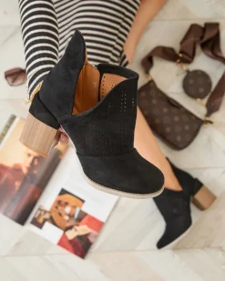 Botki Bez Ocieplenia|Botki Na Słupku^Royalfashion Ażurowe botki na słupku w kolorze m Revivela czarny