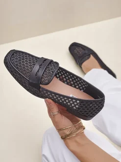 Mokasyny Na Płaskiej Podeszwie^Royalfashion Ażurowe damskie mokasyny Azuros czarny