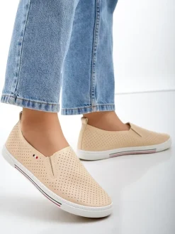 Półbuty^Royalfashion Ażurowe damskie półbuty slip on Vielles beżowy