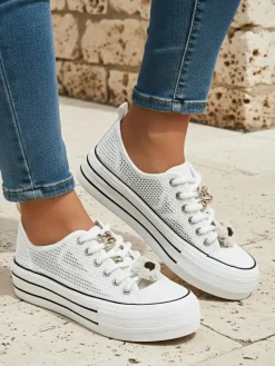 Trampki^Royalfashion Ażurowe damskie trampki z ozdobami Osdo biały