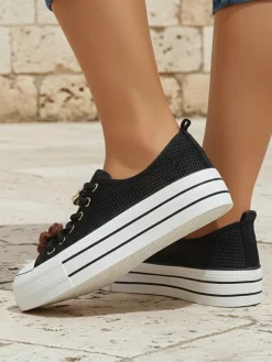 Trampki^Royalfashion Ażurowe damskie trampki z ozdobami Osdo czarny