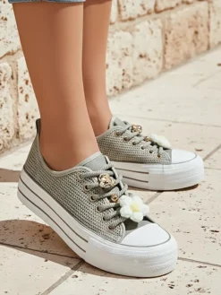 Trampki^Royalfashion Ażurowe damskie trampki z ozdobami Osdo Jasny szary