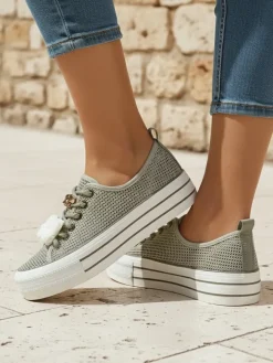 Trampki^Royalfashion Ażurowe damskie trampki z ozdobami Osdo Jasny szary