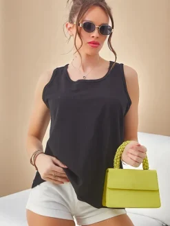 Bluzki / Koszule / Koszulki^Royalfashion Bawełniana bluzka bokserka damska na ramiączkach z koronką na plecach czarny