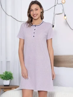 Piżamy^Royalfashion Bawełniana nocna koszula damska w kropki Fioletowy