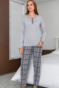 Piżamy^Royalfashion Bawełniana piżama damska ze spodniami w kratkę