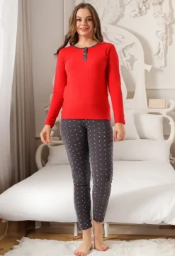 Piżamy^Royalfashion Bawełniana piżama damska ze spodniami w serduszka czerwony
